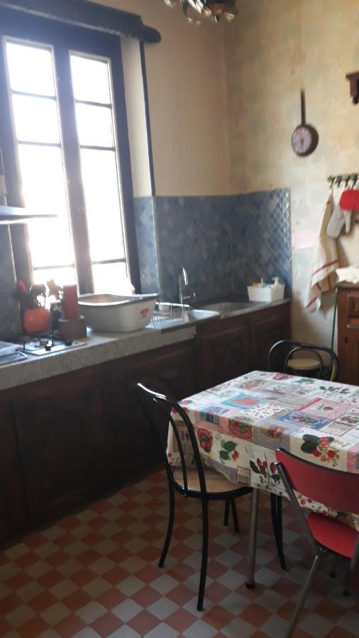 Chez Virginie - Chambre Du Bourg 루르드 외부 사진